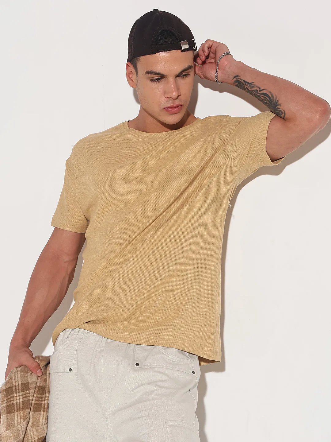 Men's Beige Round Neck Regular Fit T-Shirt Resort Mood LightweightWeave
