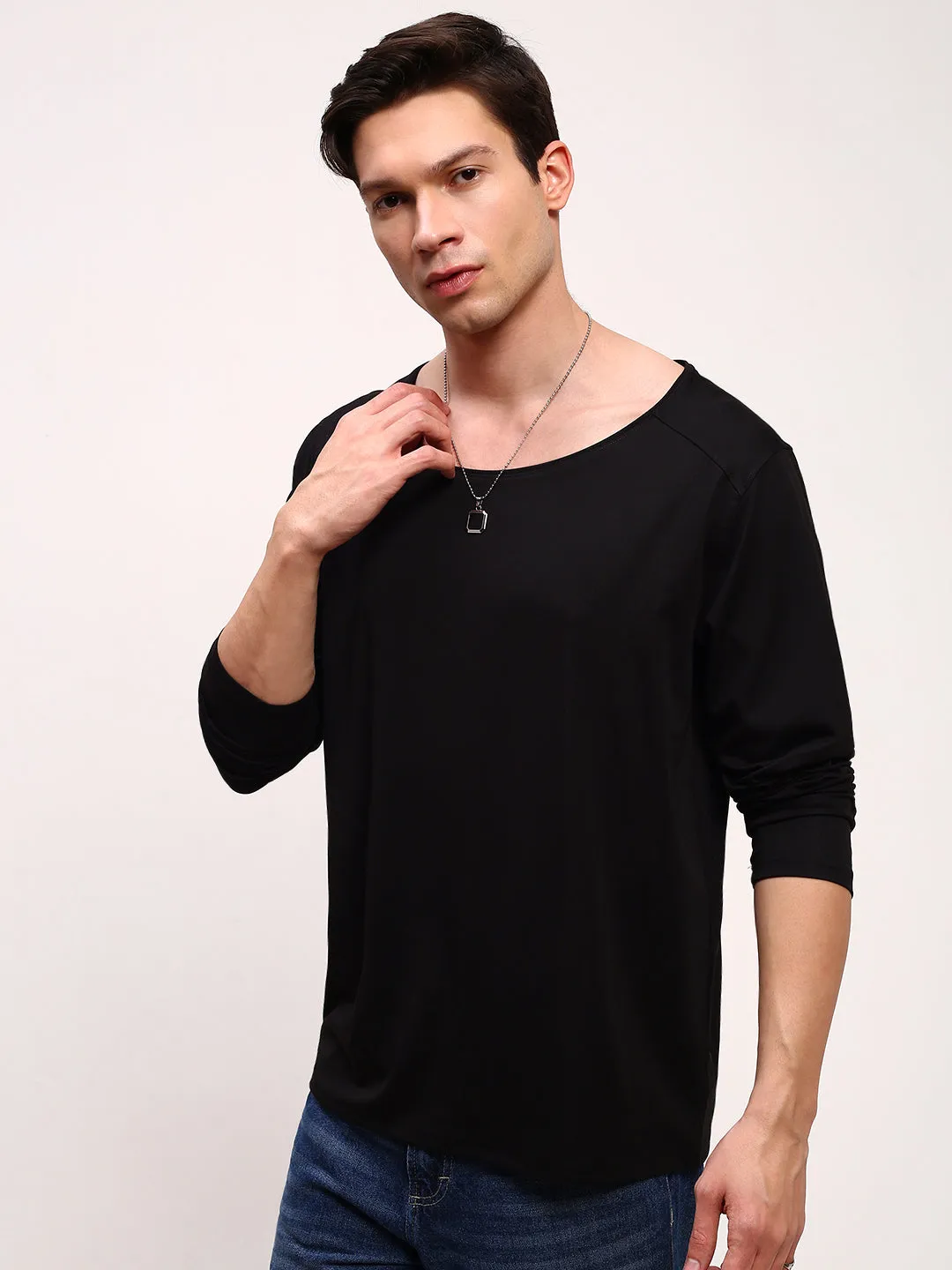 Men's Black Solid Round Neck T-Shirt Fresh Relaxed Comfy Essentials
