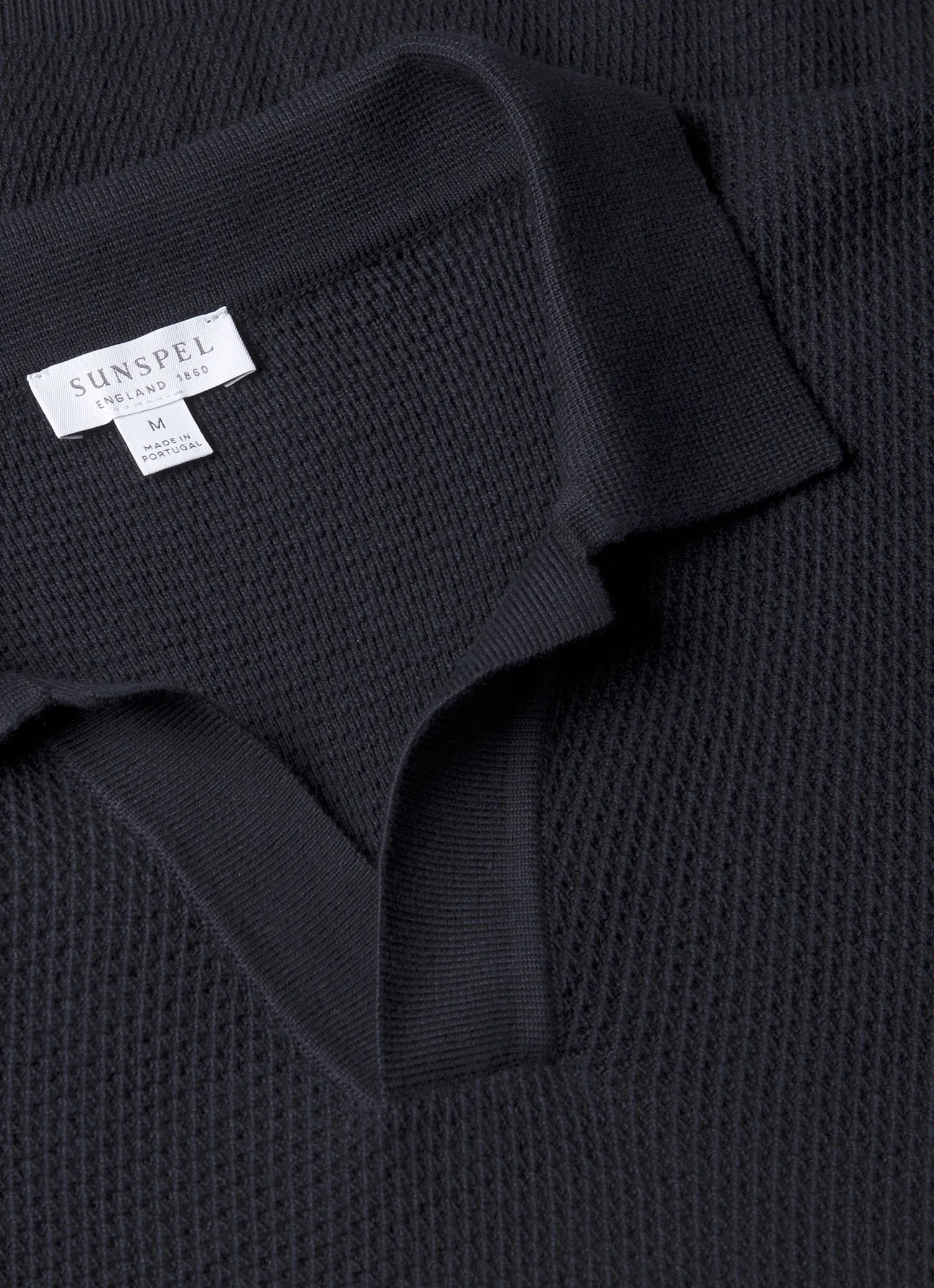 Men's Compact Mesh Knit Polo Shirt in Navy Elastic hemline