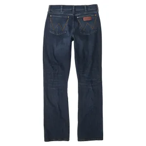 Wrangler Retro Men's Relaxed Bootcut Jean in Darren Urban Style Active Outfit