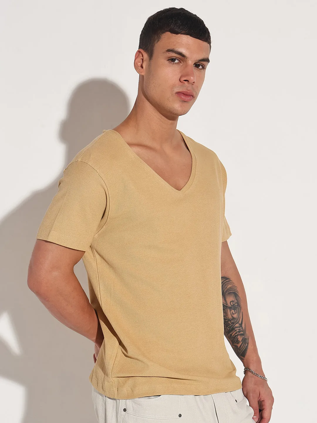 Men's Beige V-Neck Regular Fit T-Shirt Ventilation Panels ElasticWaistband