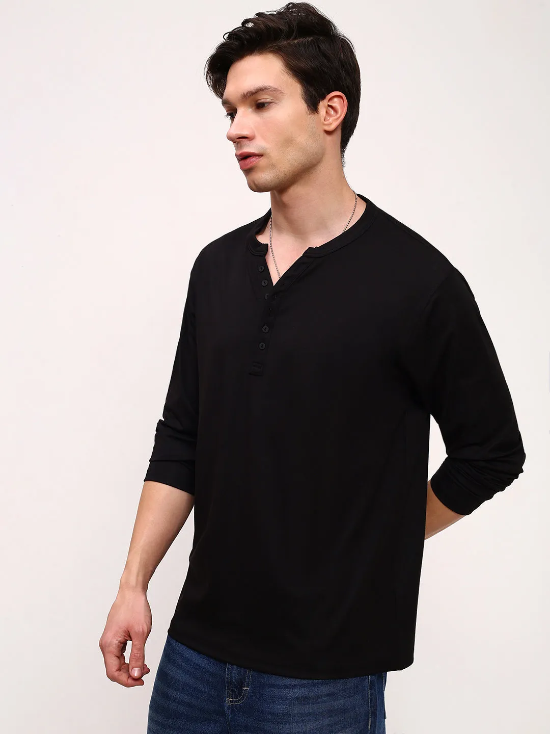 Seasonal Fashion Men's Black Cotton Round Neck T-Shirt
