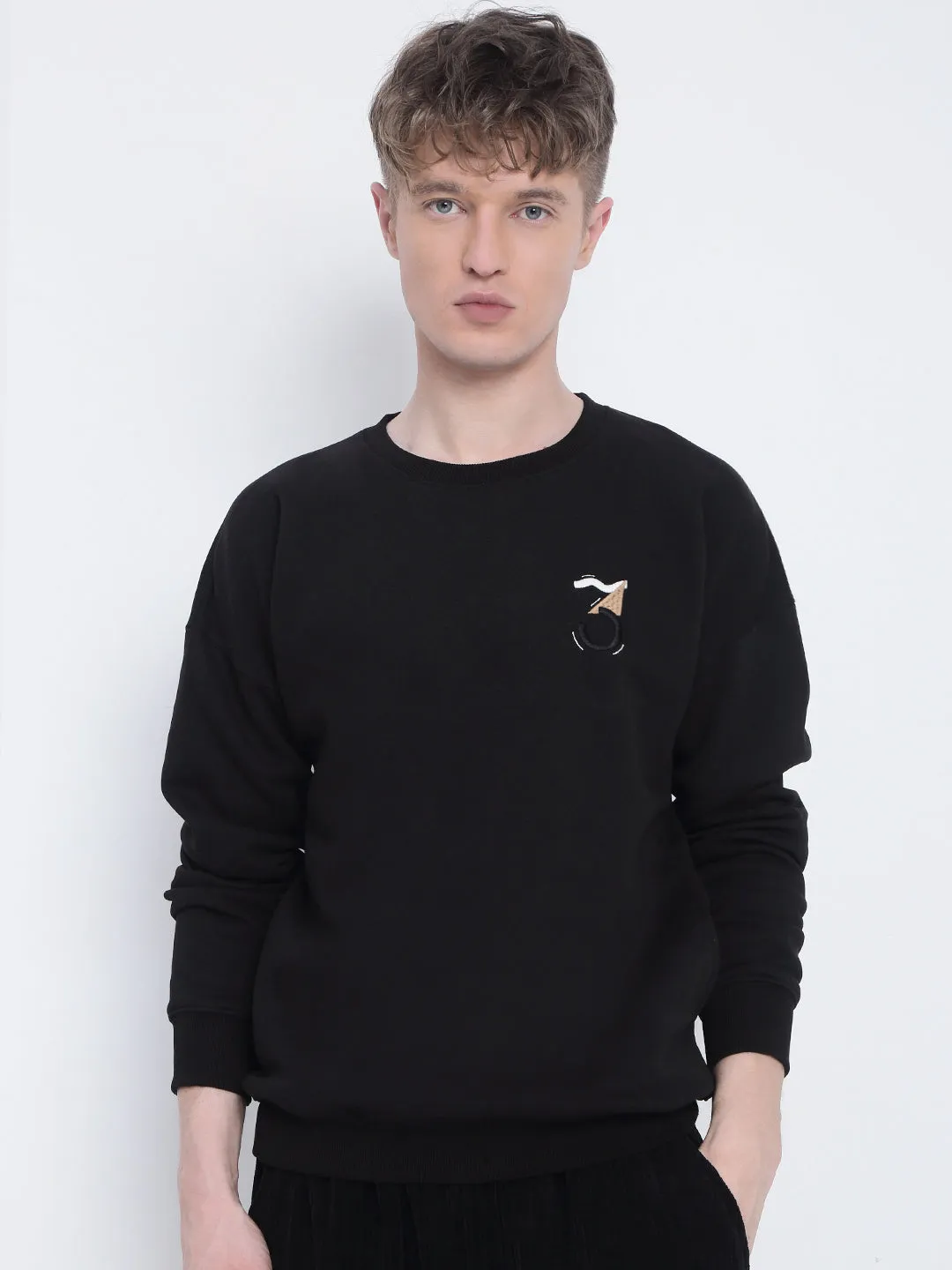 Chic Design budget-friendly Men's Black Embroidered Round Neck Sweatshirt