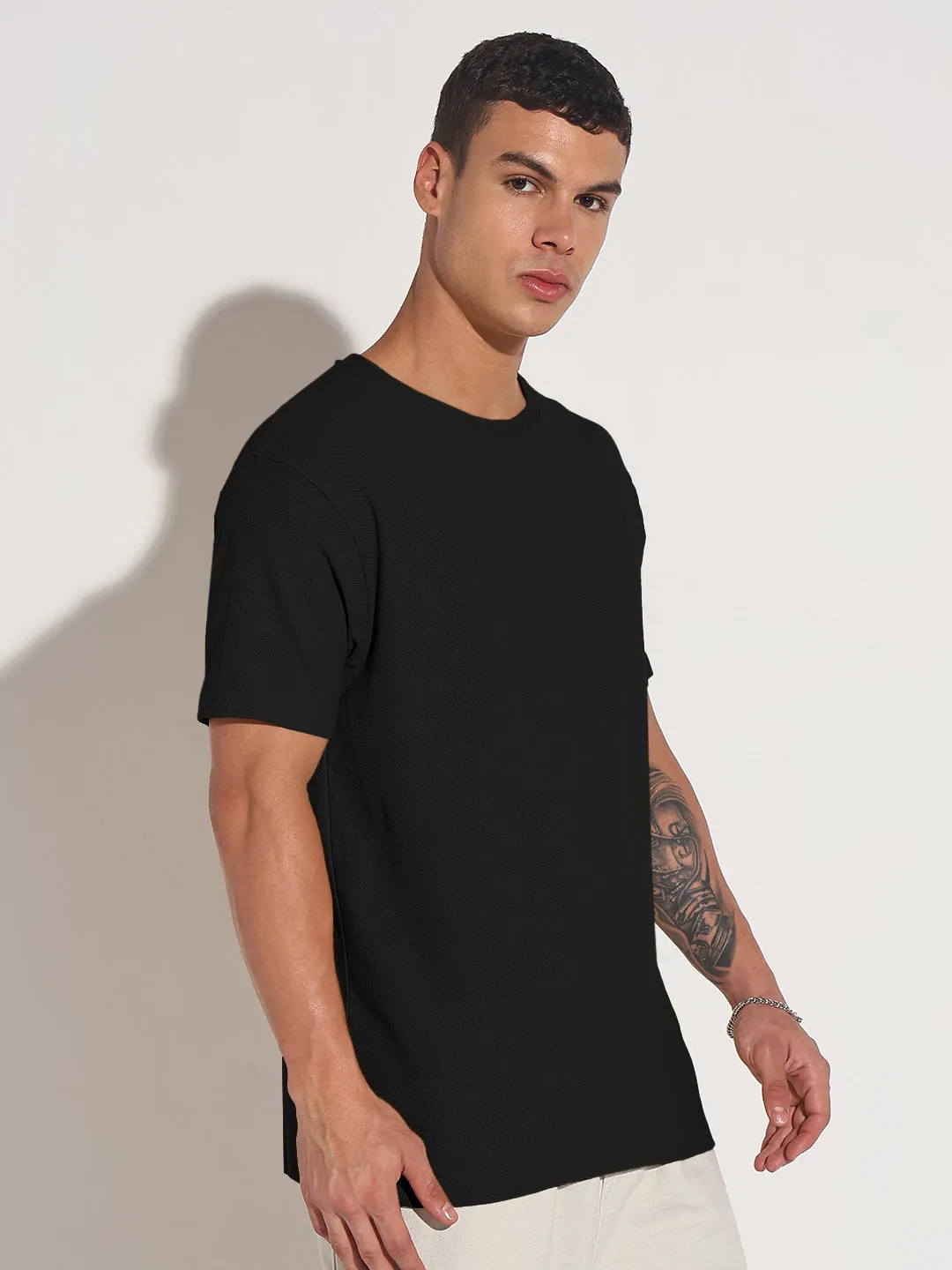 Men's Black Round Neck Regular Fit T-Shirt Cozy Knit Daily Wear