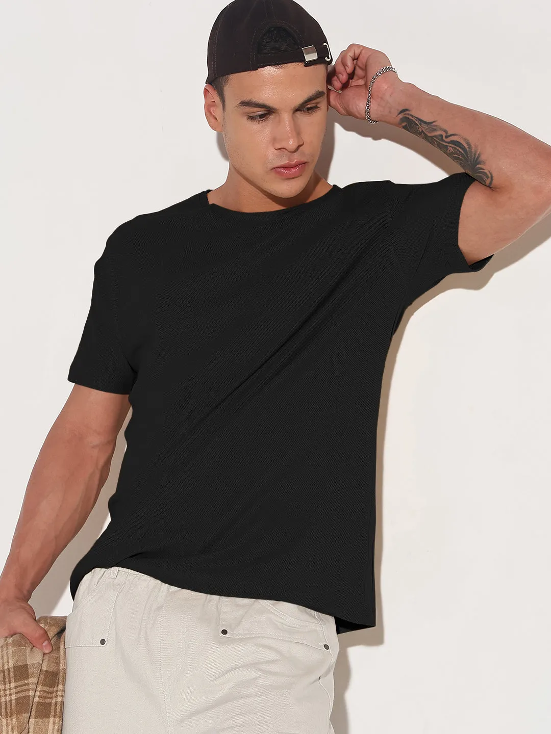 FlexibleWaistband Velvet Soul Men's Black Round Neck Regular Fit T-Shirt
