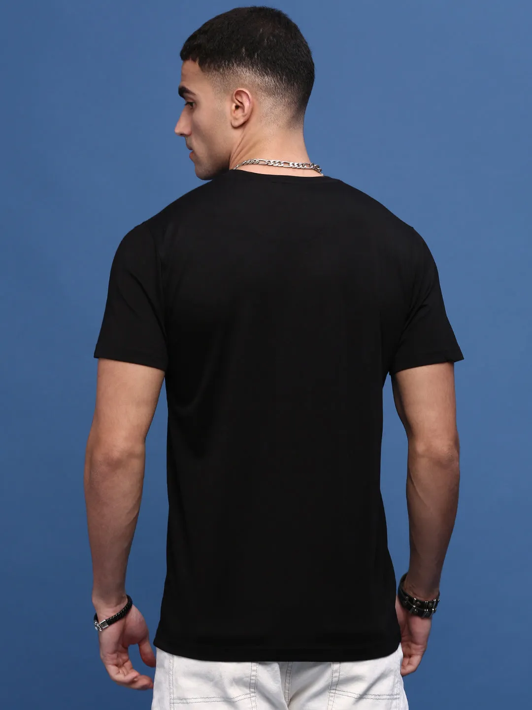 Men's Black Round Neck Slim Fit T-Shirt Essential Fit