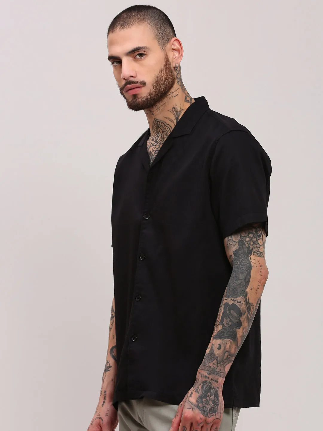 Simple Dress simple design Men's Black Solid Cuban Collar Relaxed Fit Shirt