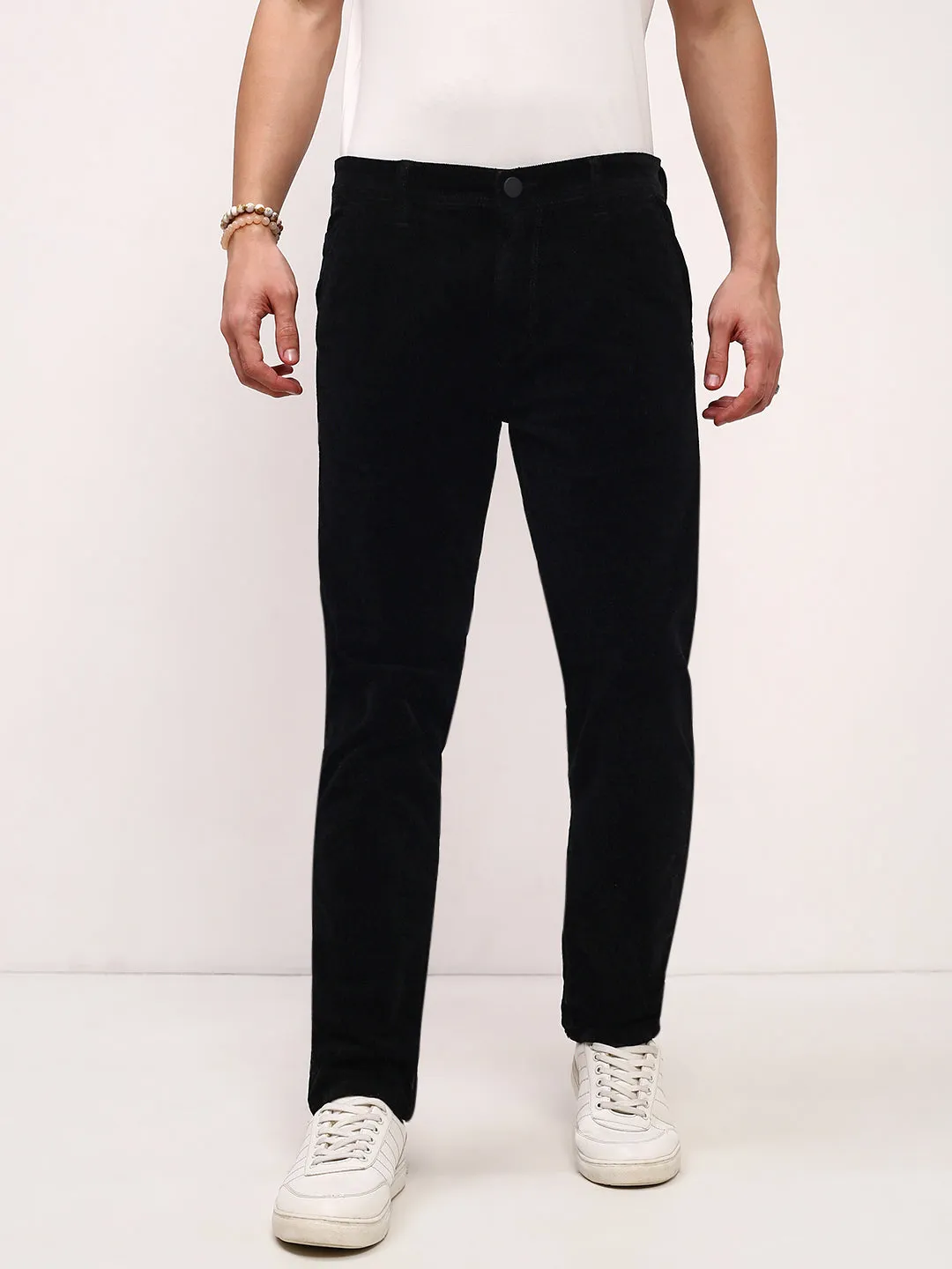 Men's Black Solid Straight Fit Low-Rise Jeans Clean Detail