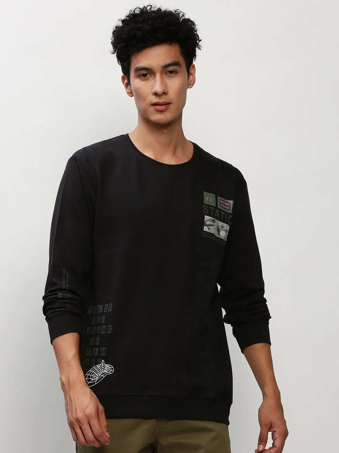 Cold-Weather Wear goes with shorts Men's Black Typography Printed Pullover Cotton Sweatshirt