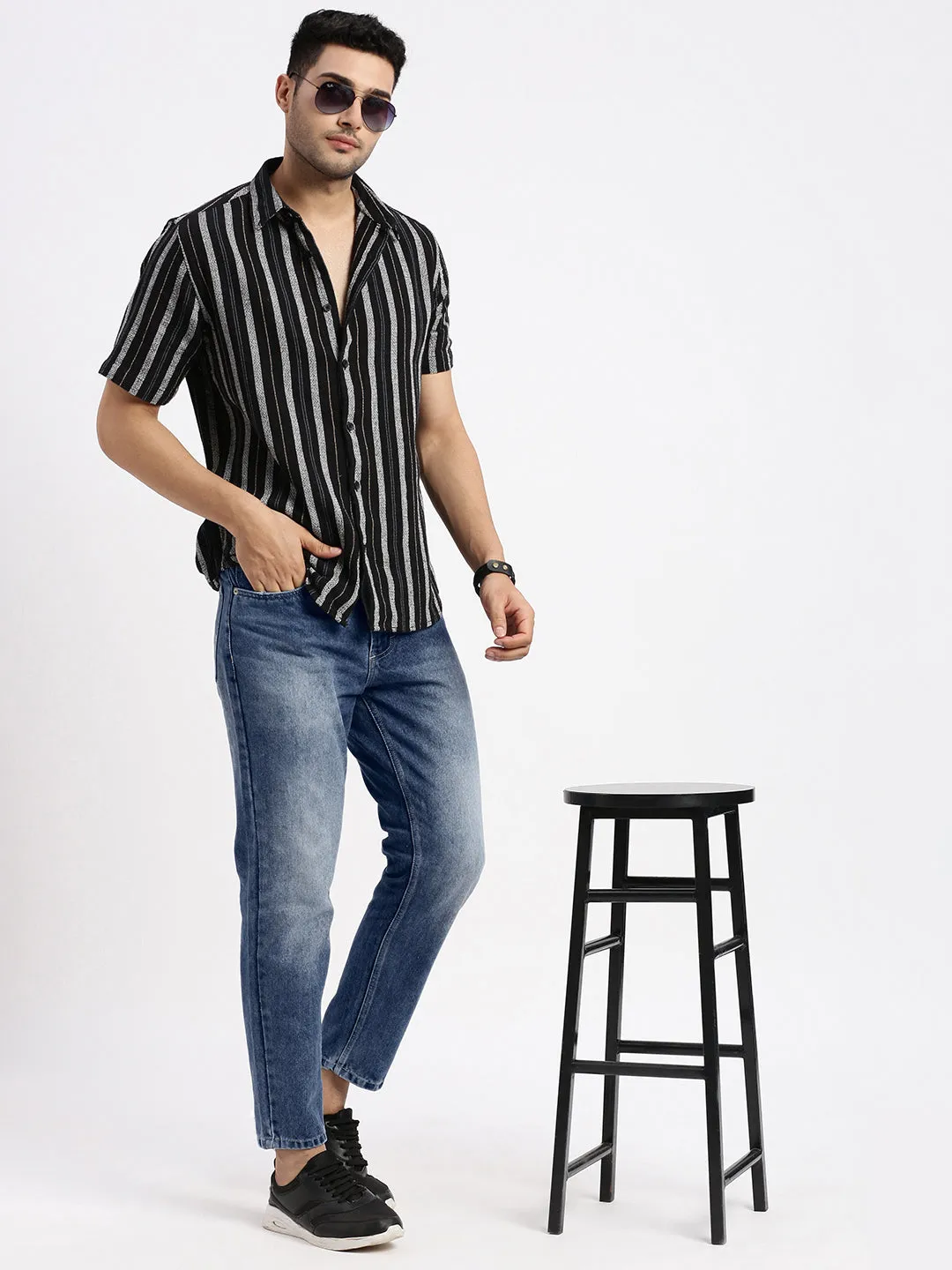 Textured Vibrant Men's Blue Comfort Low-Rise Heavy Fade Acid Wash Casual Jeans