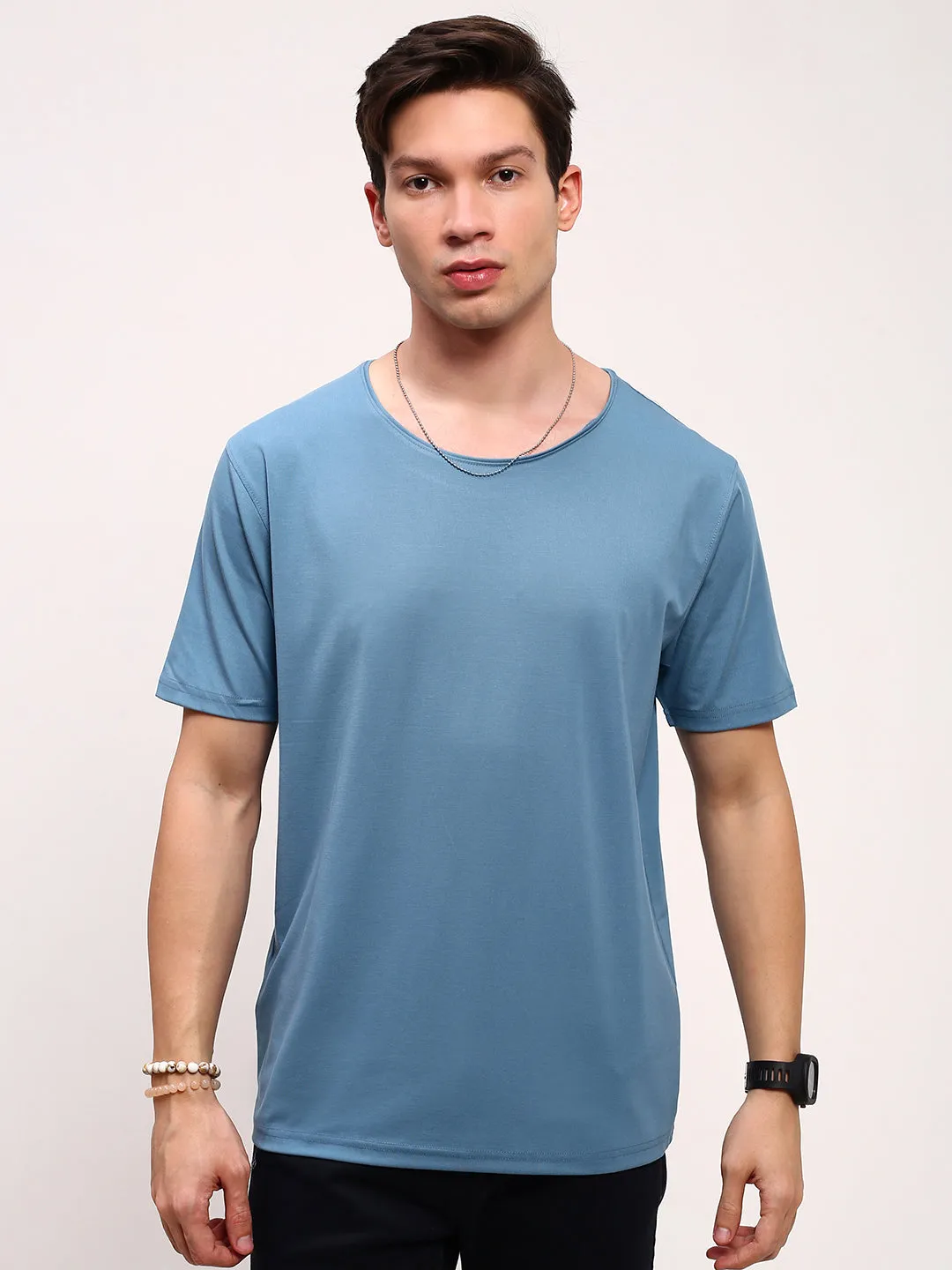 Men's Blue Solid Round Neck T-Shirt product dancing suitability