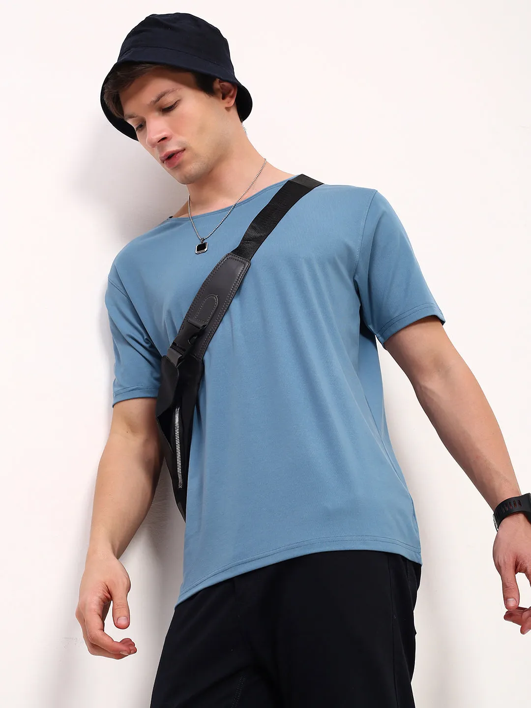 wedding guest wear Men's Blue Solid Round Neck T-Shirt
