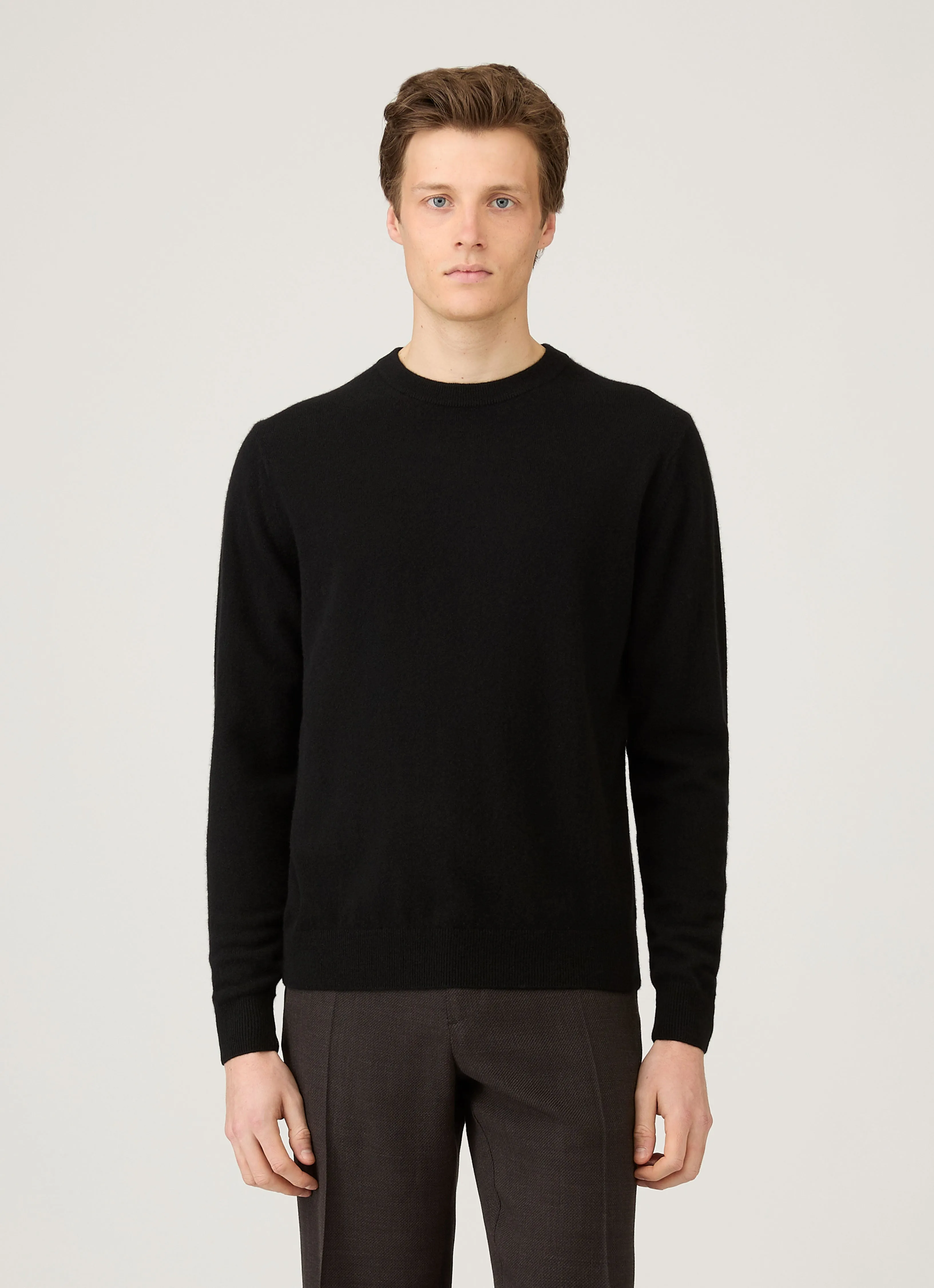 Men's Cashmere Crew Neck Jumper in Black Classic Comfort Minimal Vibe