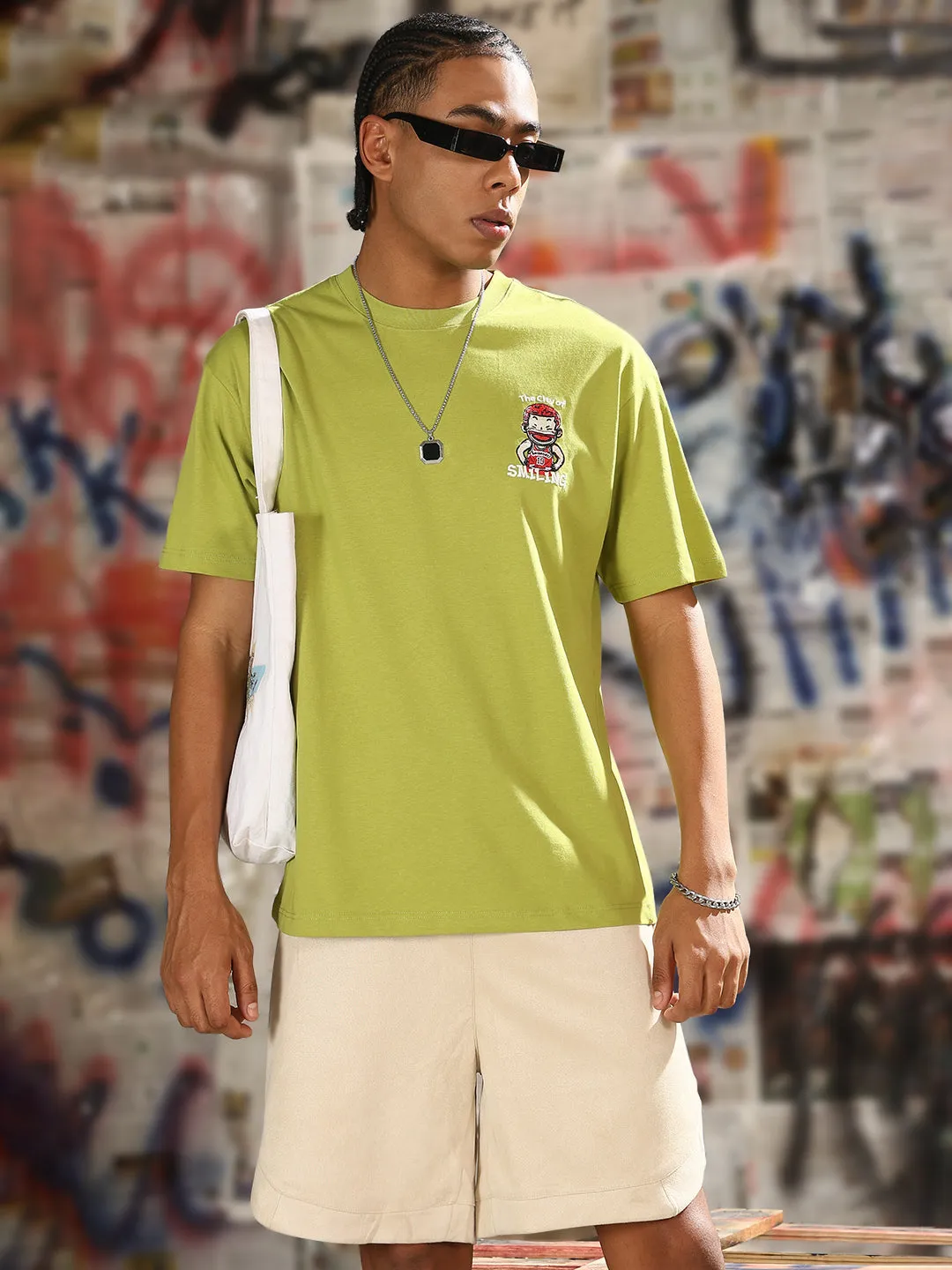 Layer Play QuickAccess Pockets Men's Casual Green The City of Smiling Graphic Relaxed Fit T-Shirt