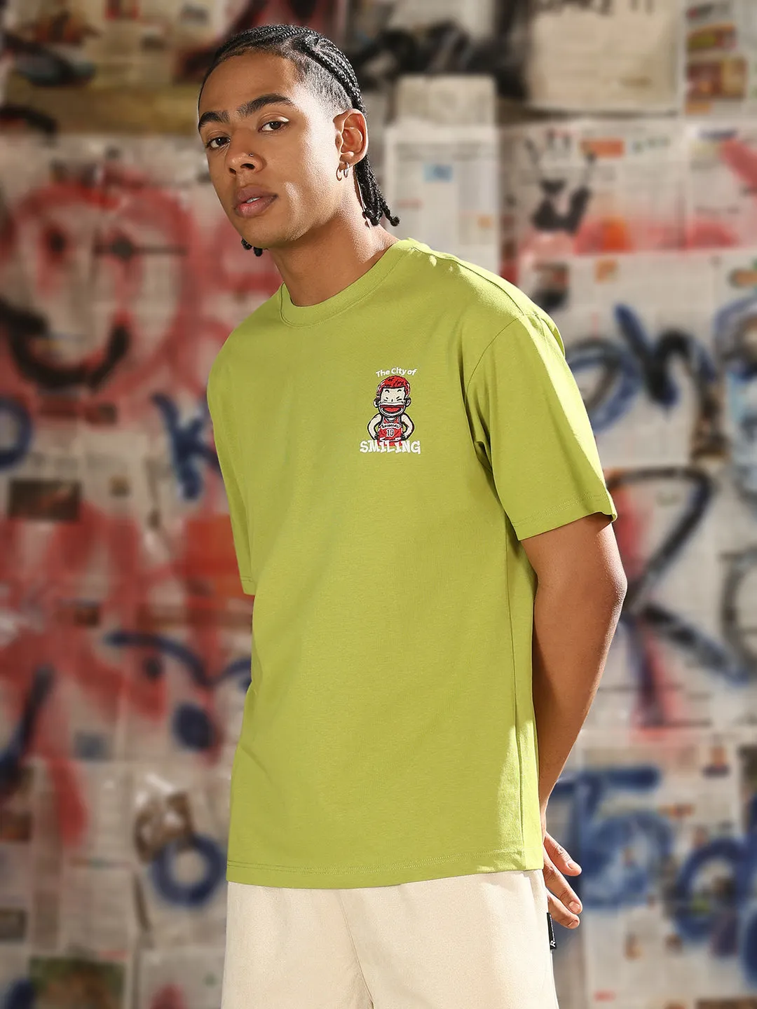 Men's Casual Green The City of Smiling Graphic Relaxed Fit T-Shirt Desk Style Saga Vibe