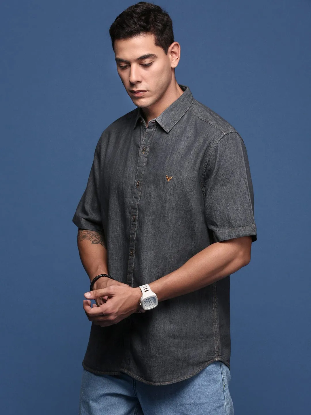 Sun shield Fame Glow Men's Charcoal Standard Slim Fit Opaque Casual Shirt