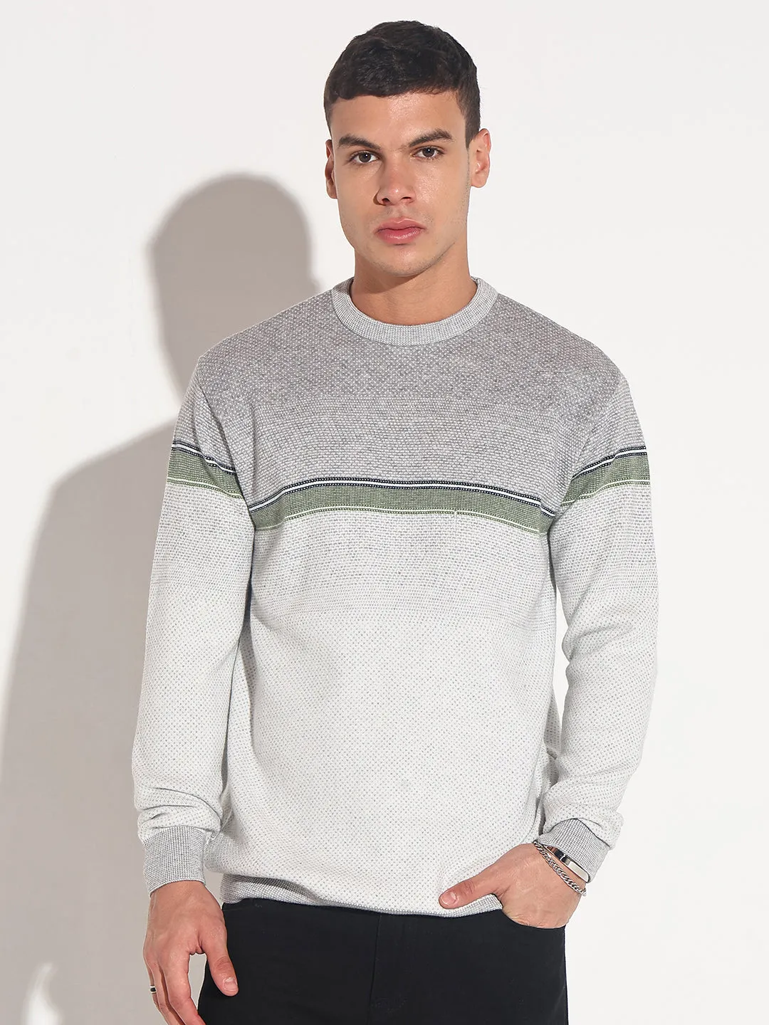 Men's Colourblocked Grey Ribbed Round Neck Sweater Subtle Fit