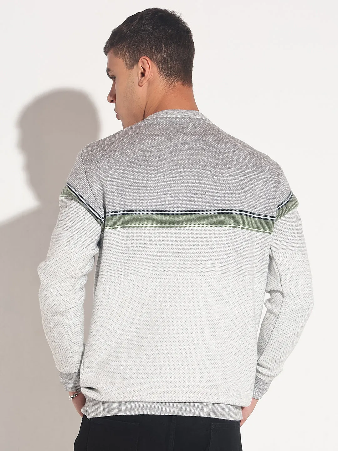 Men's Colourblocked Grey Ribbed Round Neck Sweater Flexible Waistband Soft Layer