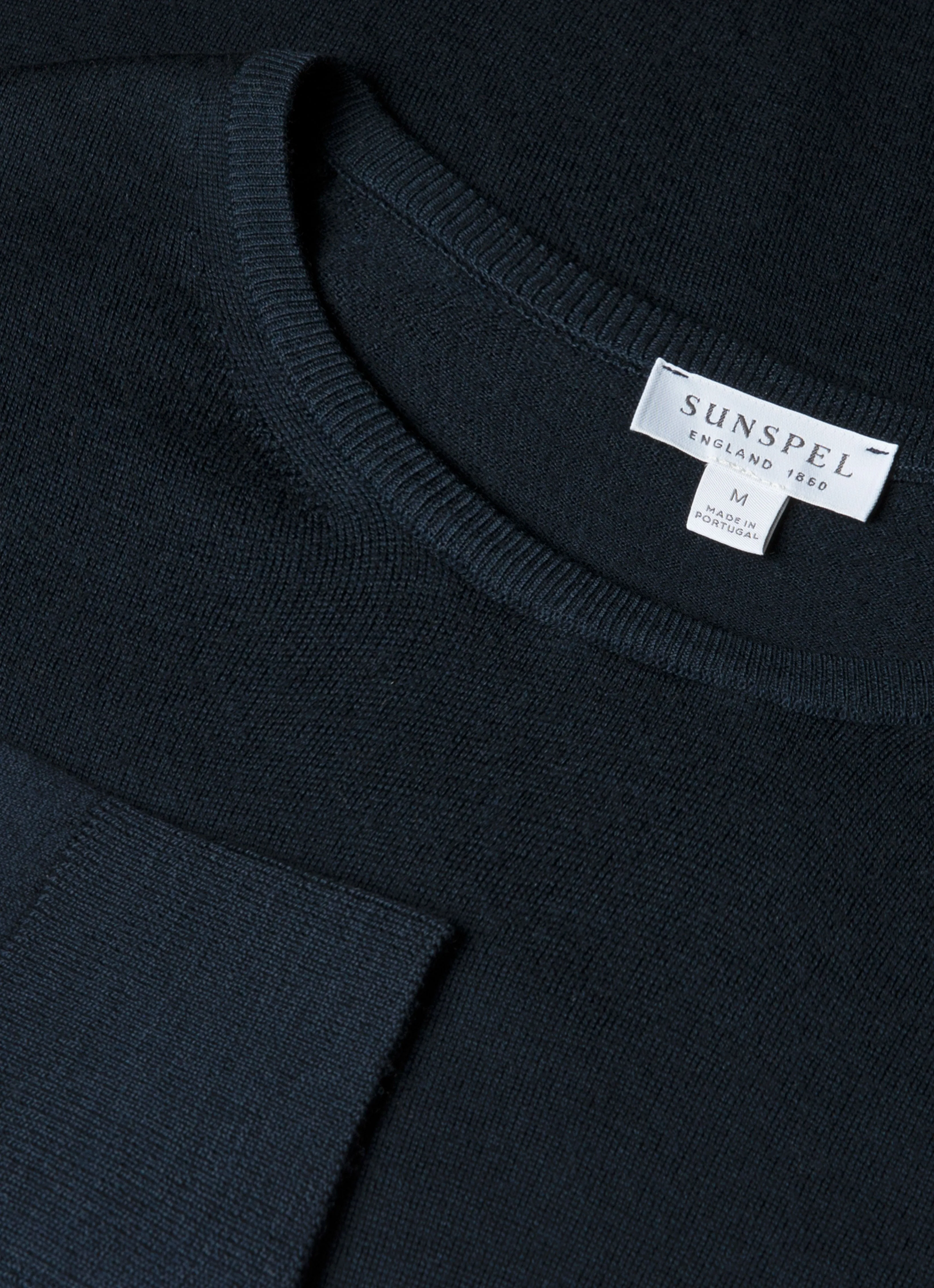 No-Fuss Look Men's Extra-Fine Merino Crew Neck in Navy