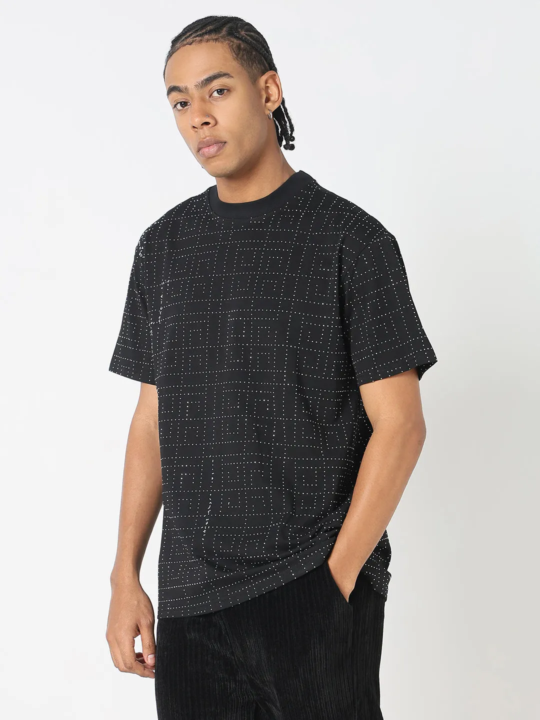FormFitting Cut Practical Style Men's Geometric Grid Black T-Shirt with Stone Embellishment