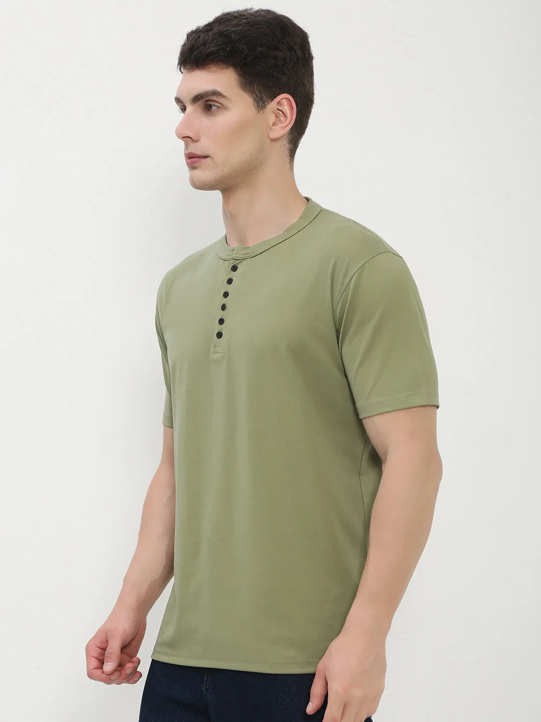 Chill Layers Trendy Comfort Men's Green Solid Henley Collar T-Shirt