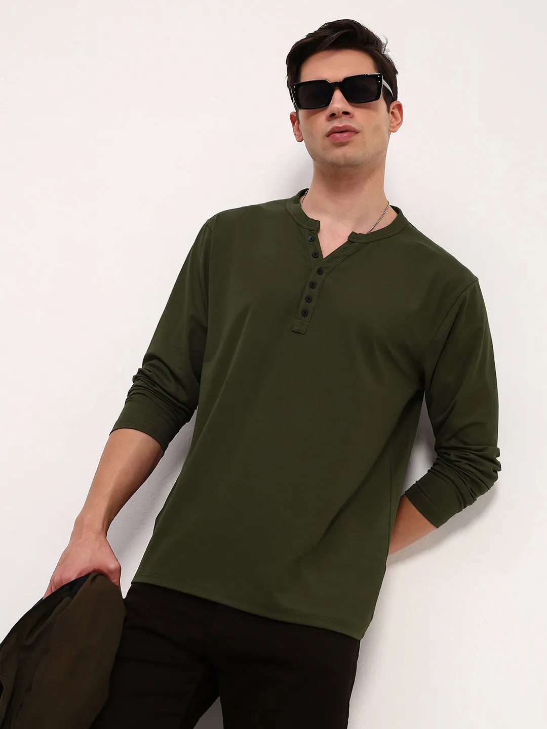Outdoor Relaxed Men's Green Solid Henley Neck T-Shirt