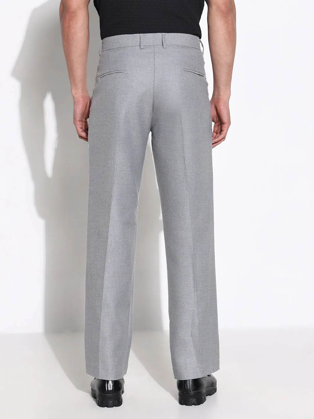 Men's Grey Solid Tapered Fit Trousers Move Freely