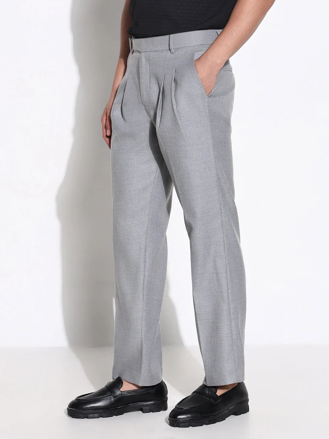 Long Wear Smooth Texture Men's Grey Solid Tapered Fit Trousers