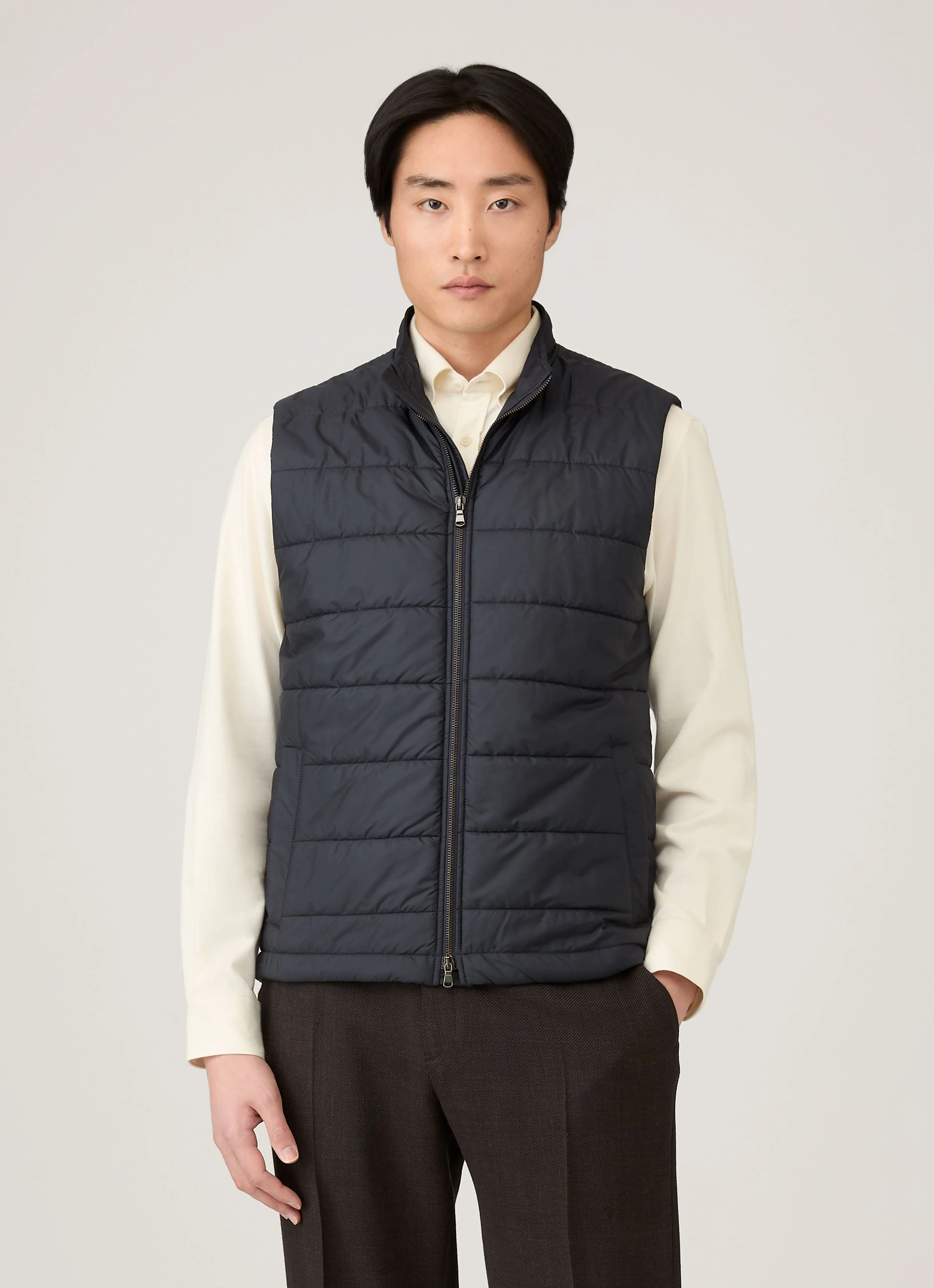Travel Wardrobe Men's Insulated Gilet in Navy