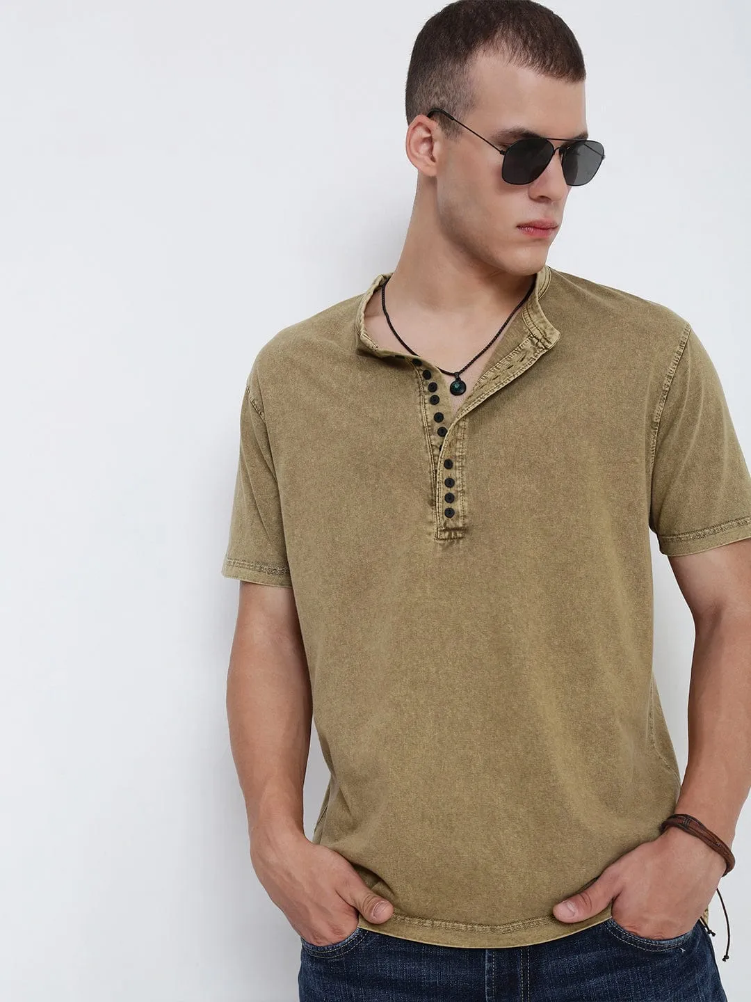 Front Pocket Daily Minimal Men's Khaki Henley Collar Slim Fit T-Shirt