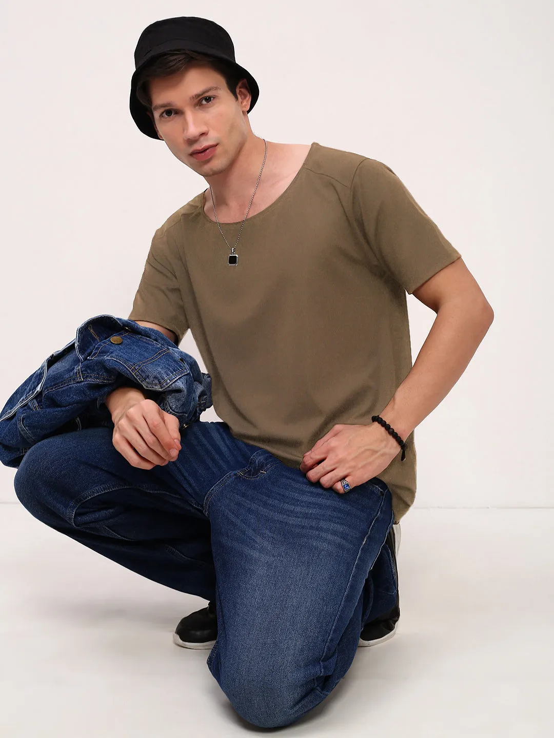 Men's Khaki Round Neck Slim Fit T-Shirt Layered Fashion product packaging