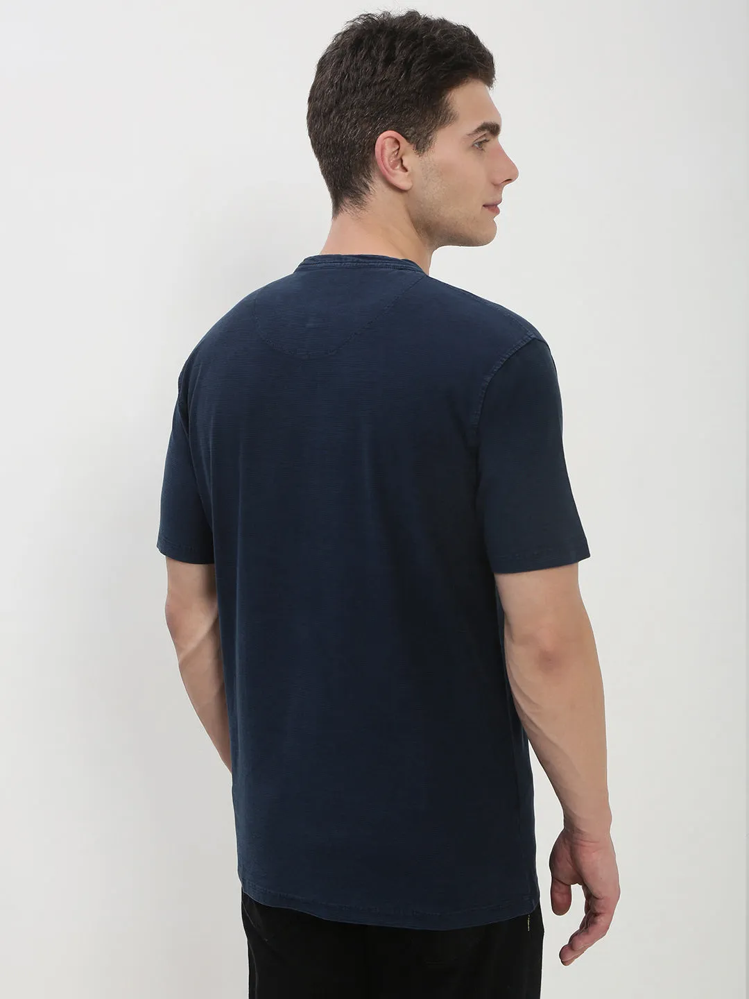 shrink-resistant Men's Navy Blue Solid Henley Collar T-Shirt