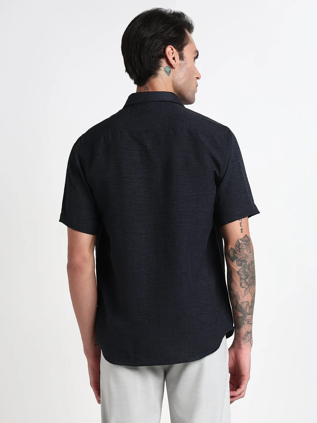 Leader Core athletic shoes Men's Navy Blue Solid Slim Fit Chambray Shirt