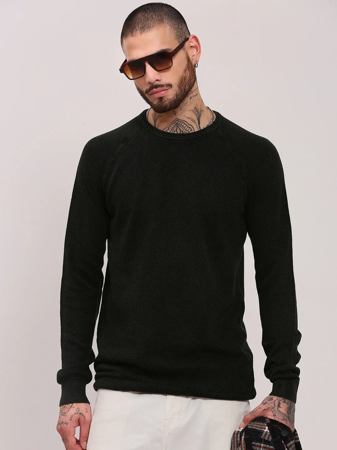 Subtle Elegance Men's Olive Round Neck Long Sleeves Casual Pullover