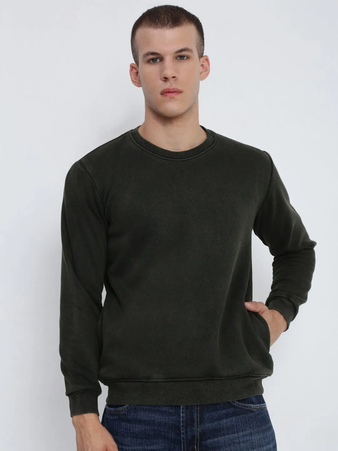 Men's Olive Round Neck Sweatshirt with Insert Pocket Brunch Outfit