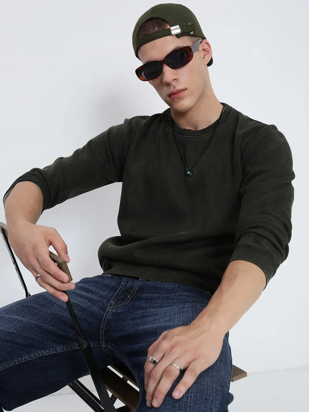 Men's Olive Round Neck Sweatshirt with Insert Pocket Vintage Style Stylish Wear