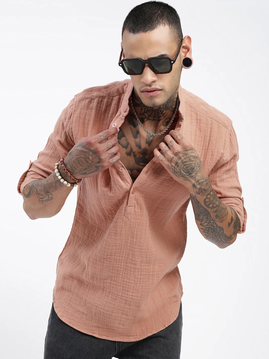 QuickReleaseFastenings TactileStitching Men's Peach Solid Shirt