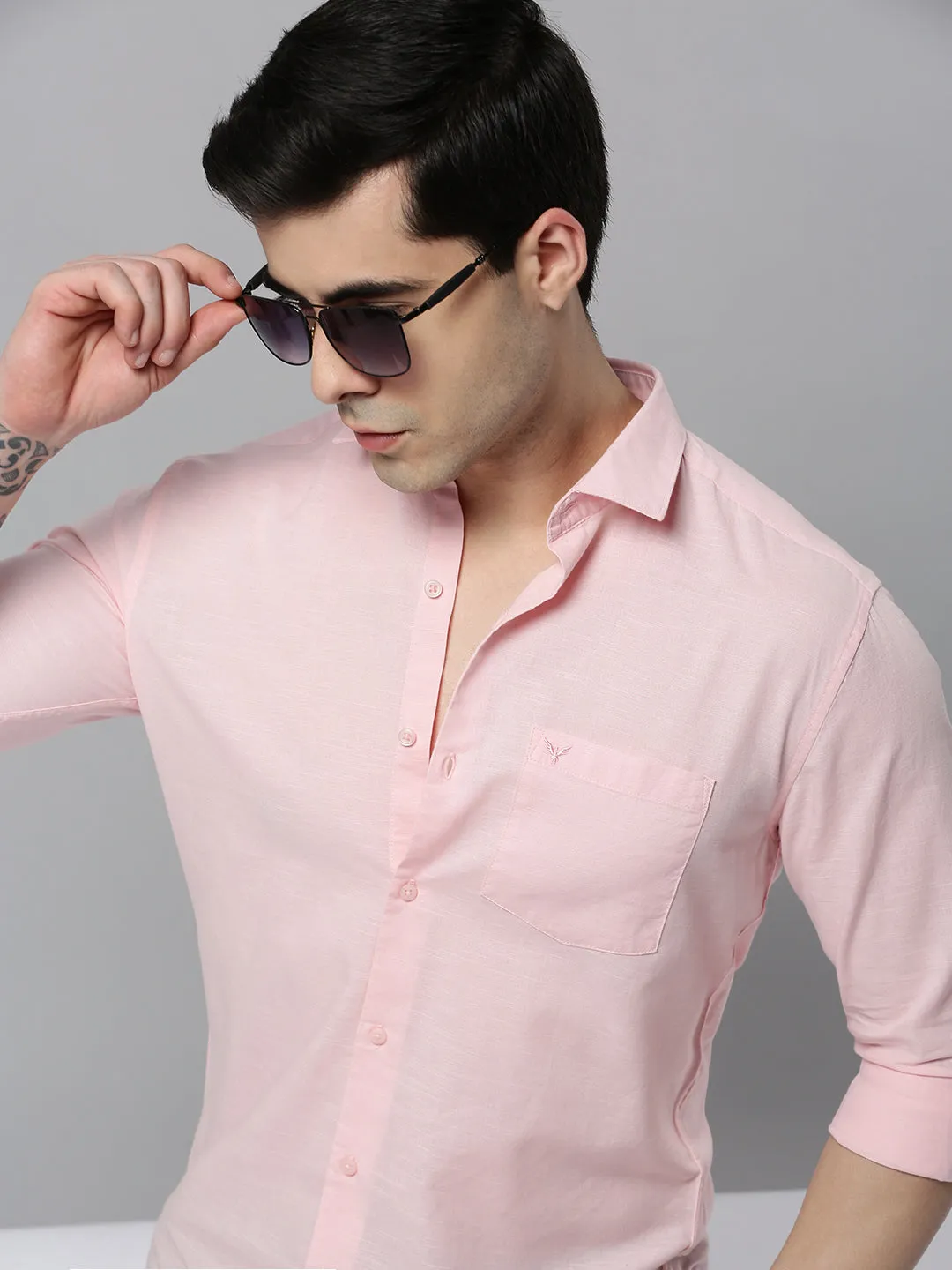 Men's Pink Solid Slim Fit Shirt GridTexture