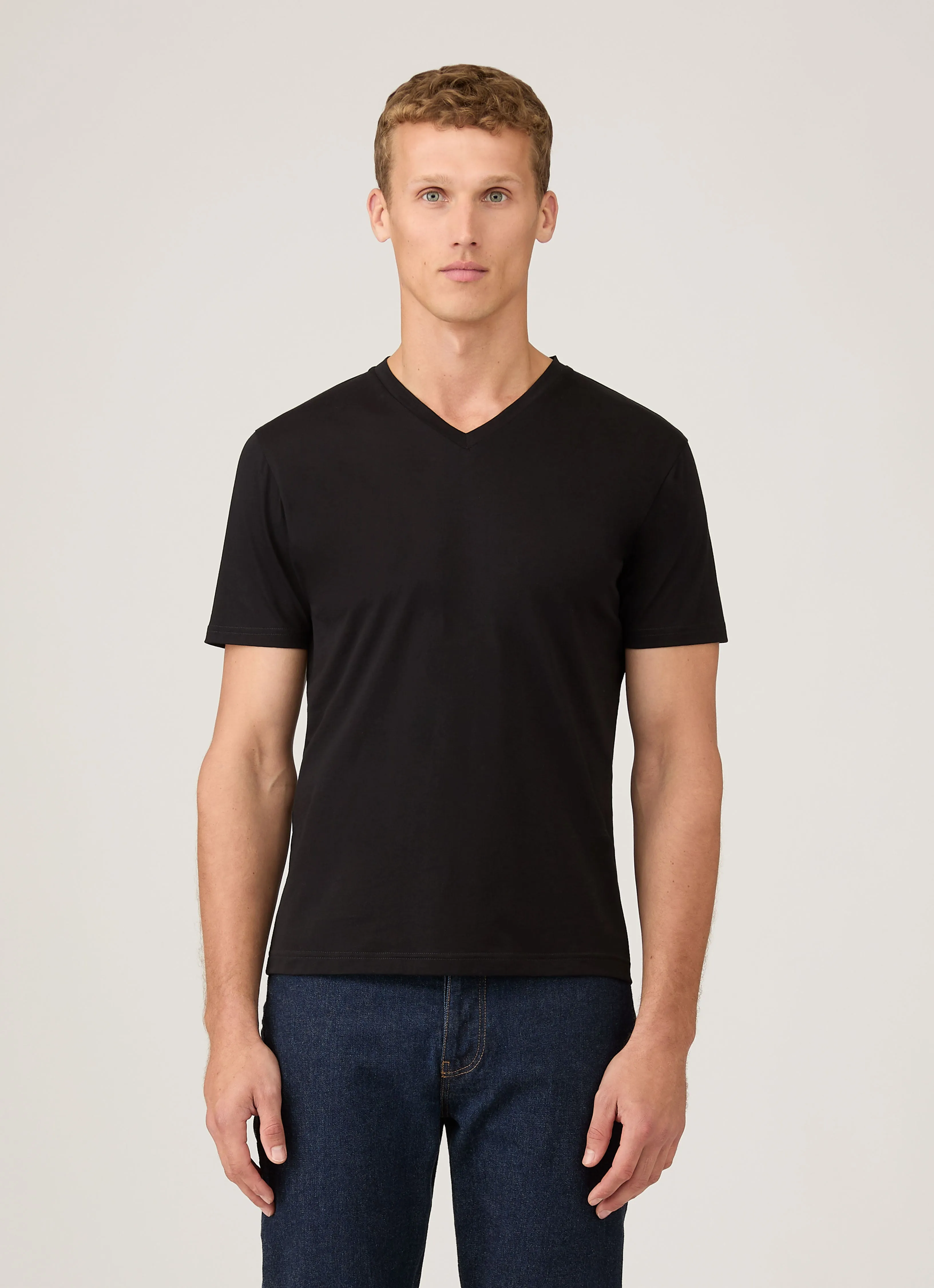 Comfort Apparel Fade Resistant Coating Men's Riviera V-neck T-shirt in Black