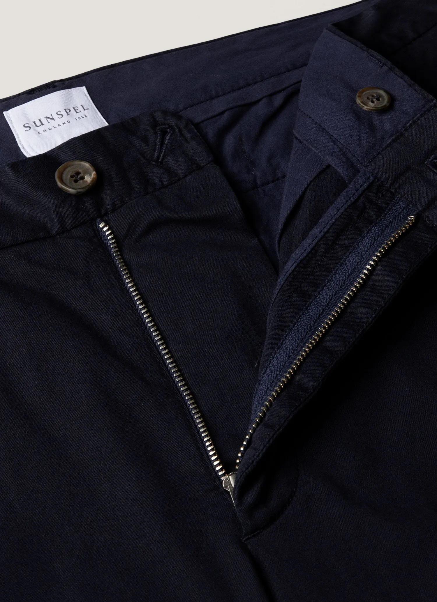 Men's Stretch Cotton Twill Chino Shorts in Navy Effortless Movement