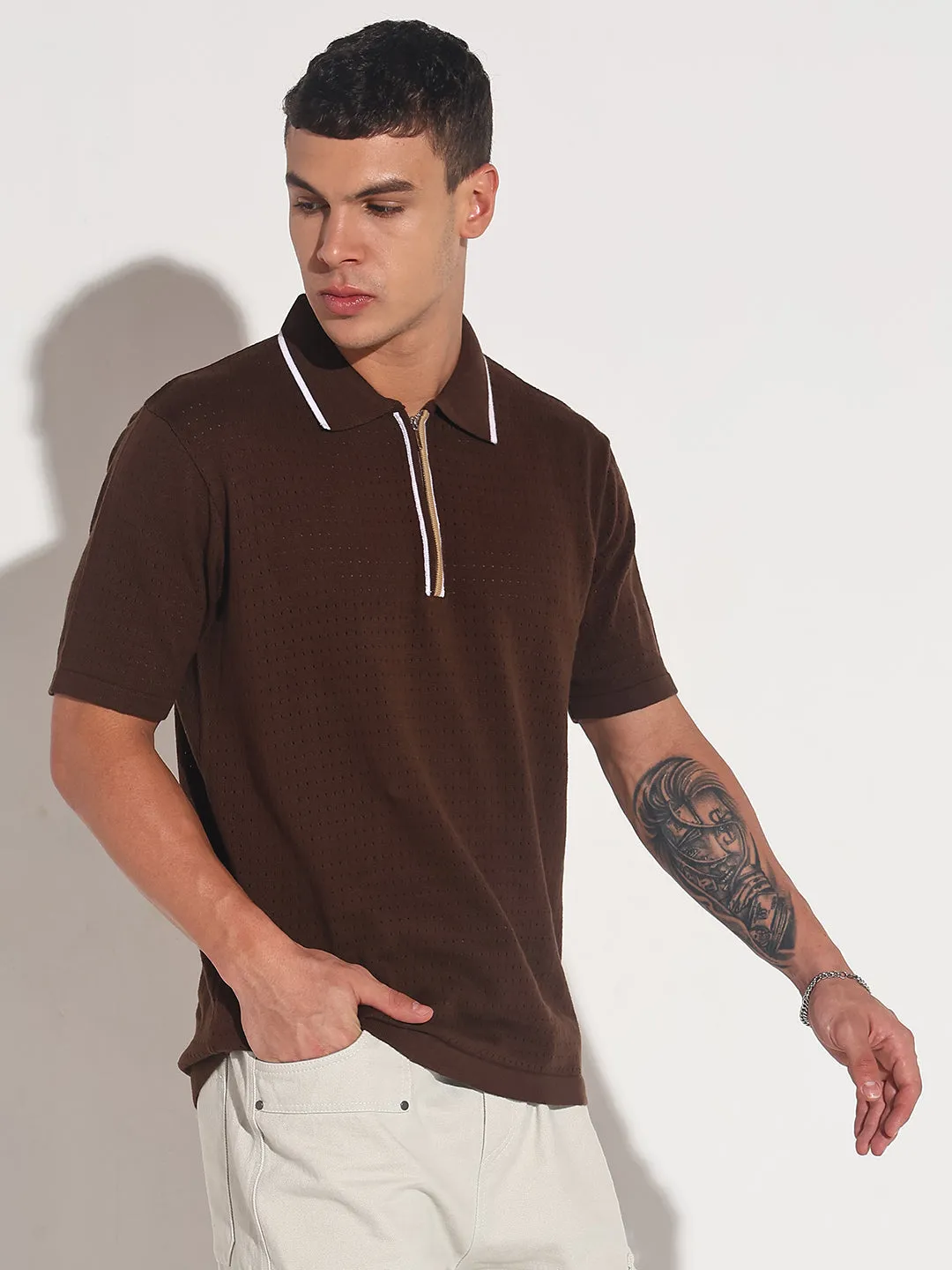 Men??s Textured Brown Short Sleeve Polo T-Shirt with Contrast Zip Details Comfortable Sweater Shoot Mood