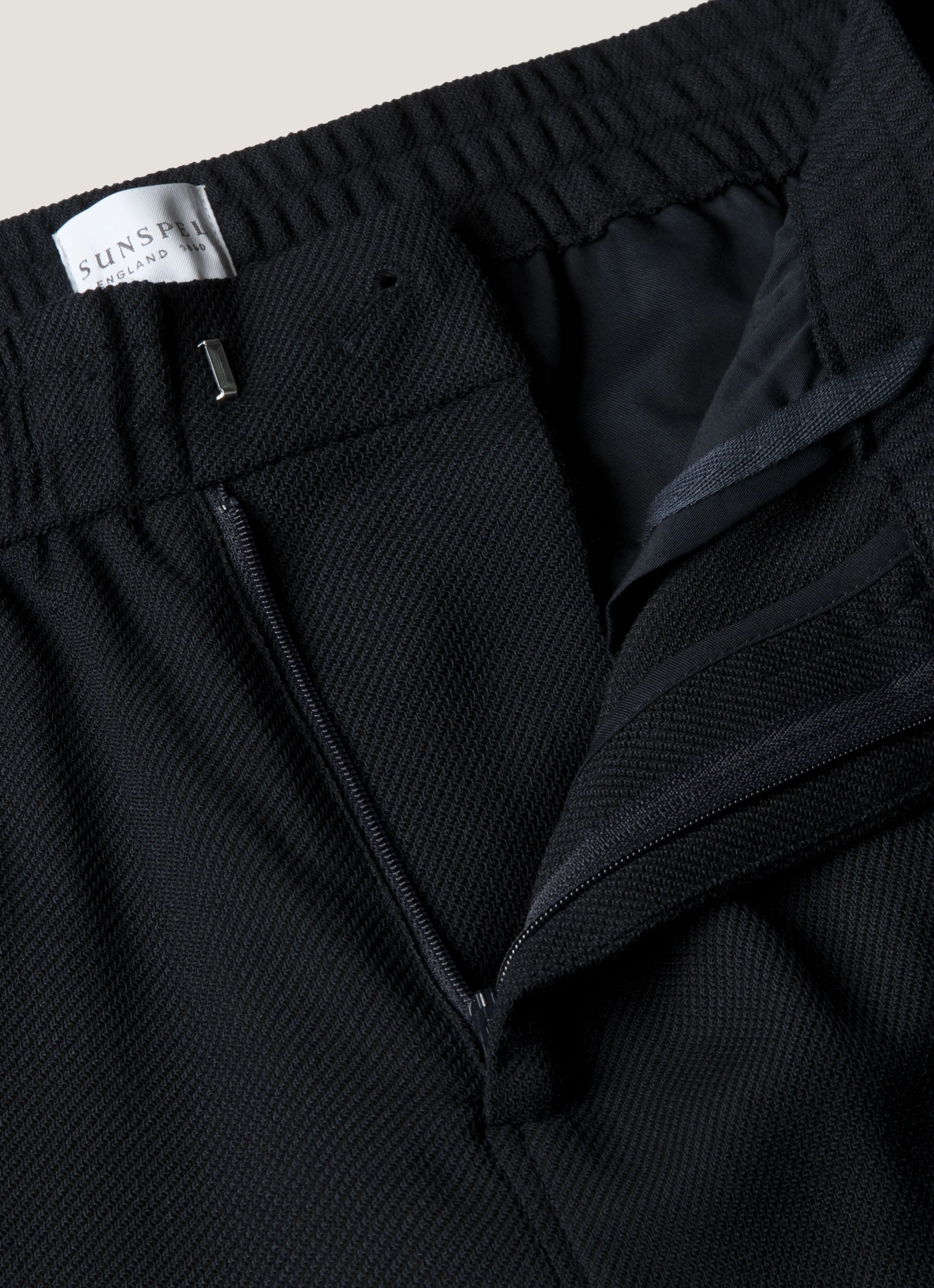 Adaptable Fit Men's Textured Wool Drawstring Trouser in Navy