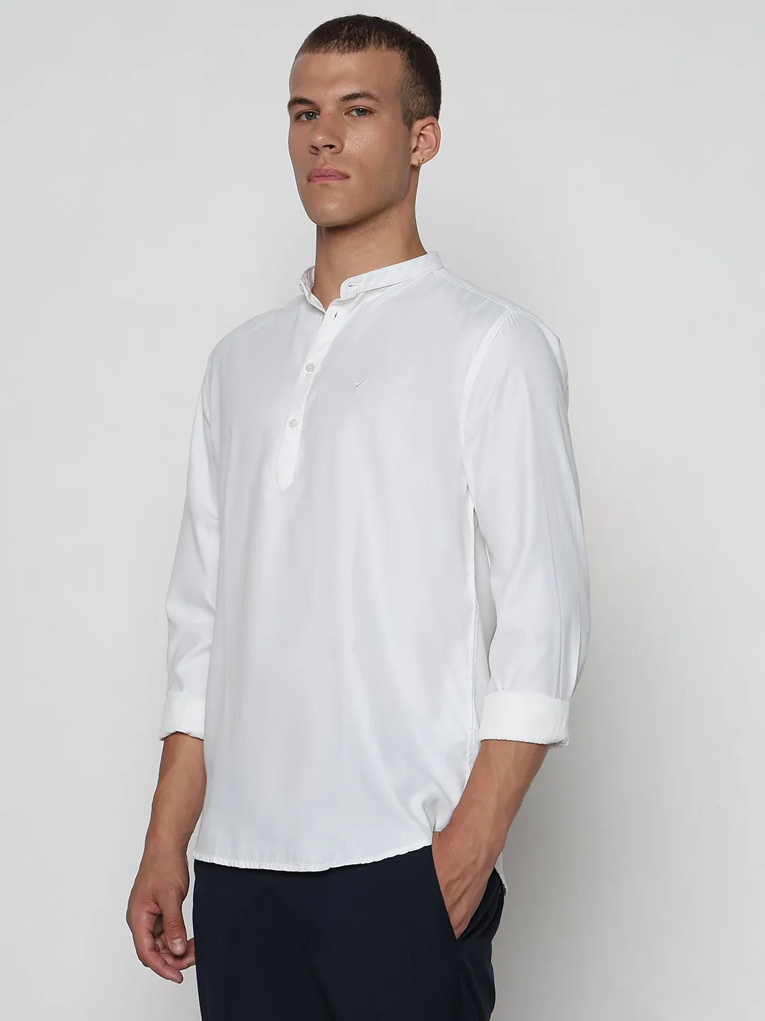 Men's White Mandarin Collar Slim Fit Shirt Wind Glow