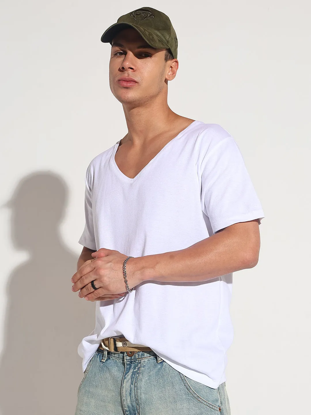 Neat Edge AntibacterialMaterial Men's White V-Neck Regular Fit T-Shirt