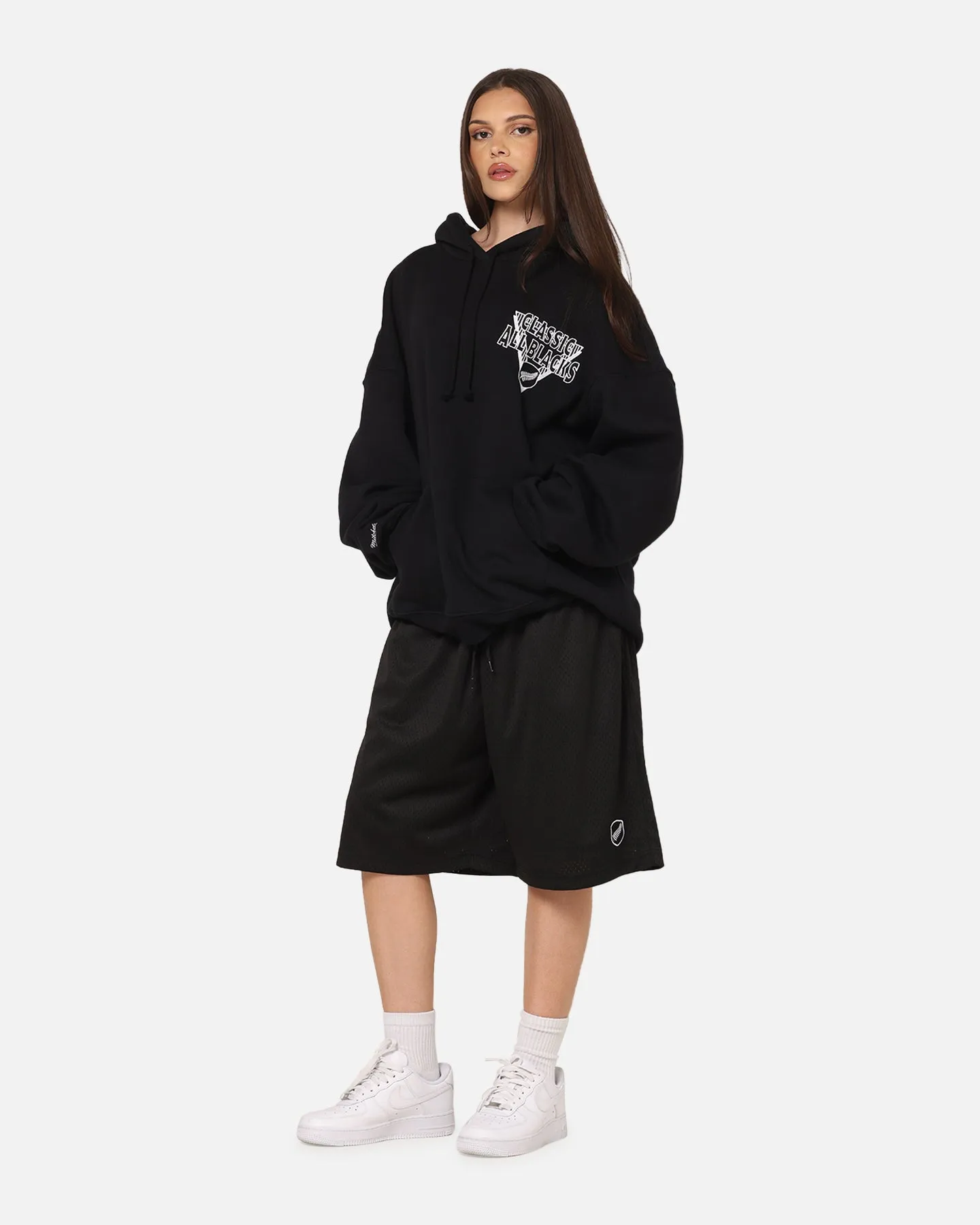 Stretch Movement Mitchell & Ness All Black Rugby Union Classic Mesh Shorts Solid Black