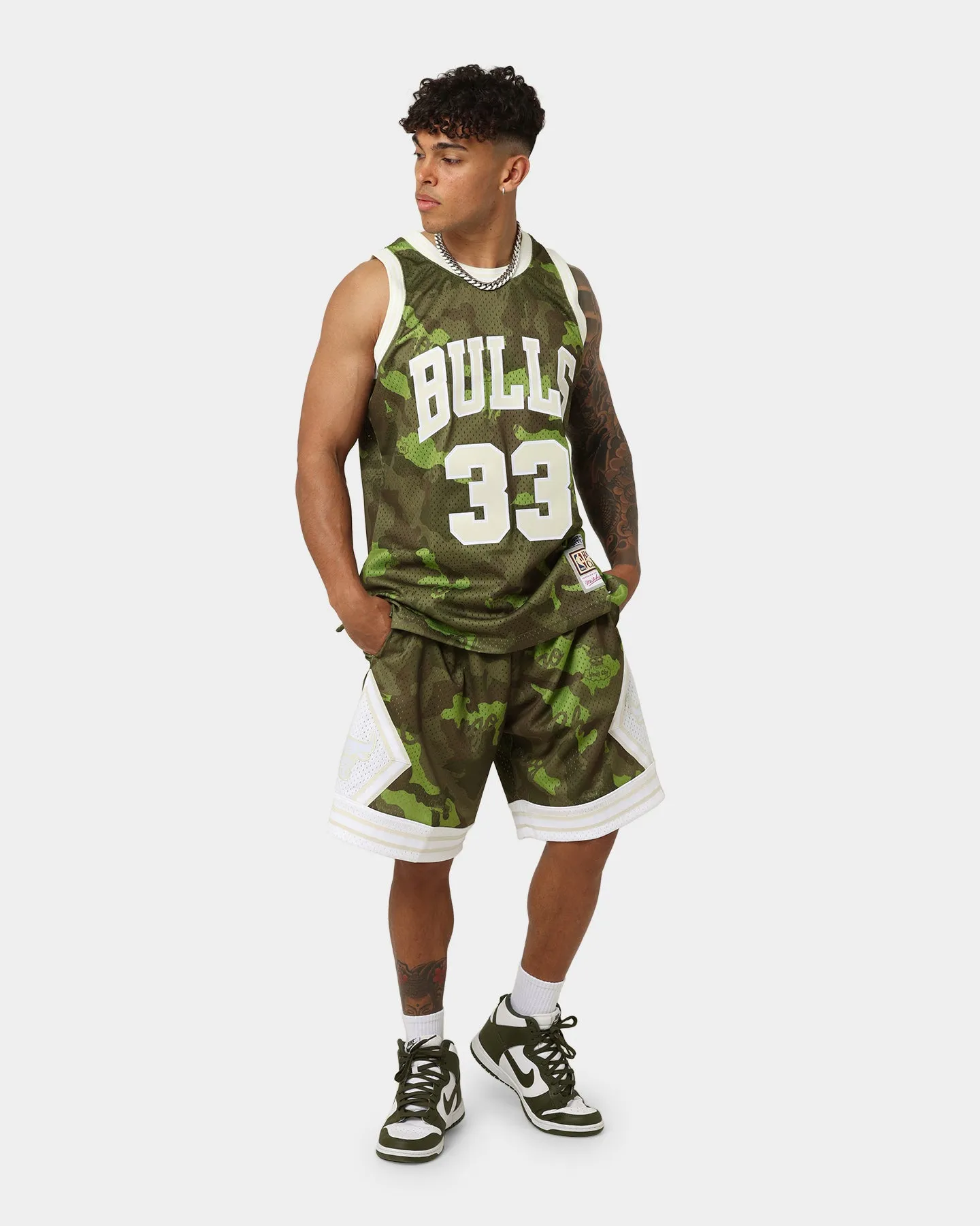 Wrinkle-Resistant Mitchell & Ness Chicago Bulls Camo Swing Shorts Green Camo