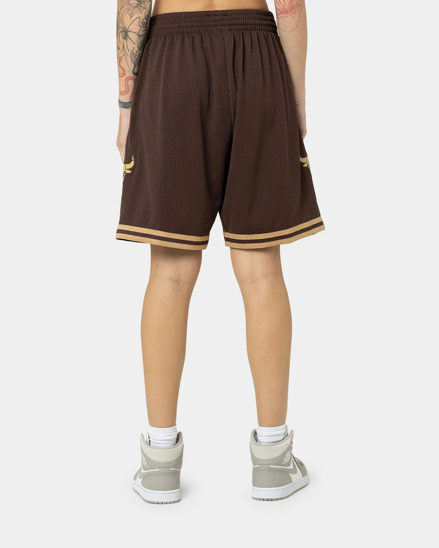 Anti Friction Seams Quick Layer Wear Mitchell & Ness Chicago Bulls Lux Brown Swingman Shorts Baroque Brown