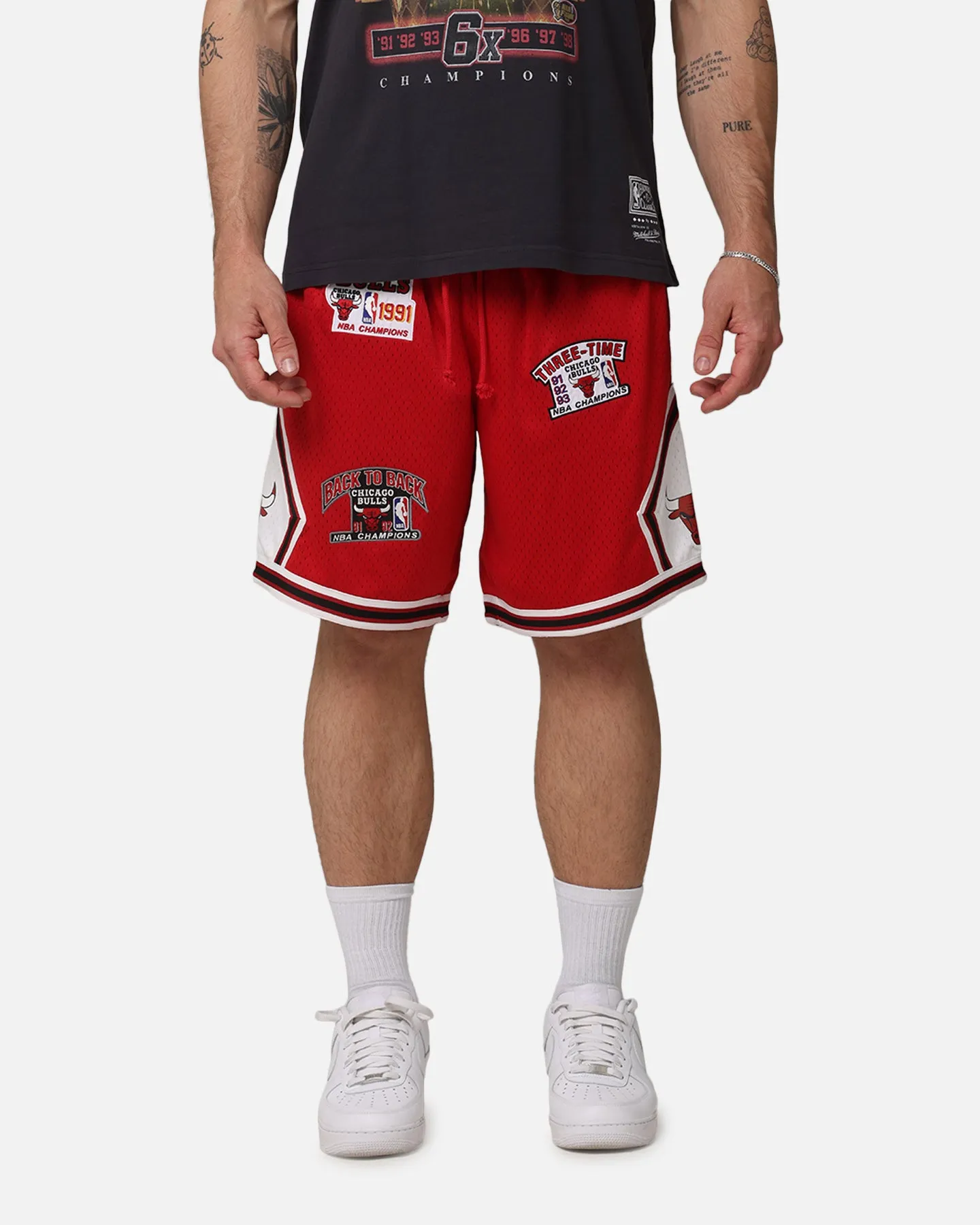 Comfy Vibes Mitchell & Ness Chicago Bulls 'UNC To Chicago' Champions Shorts Red