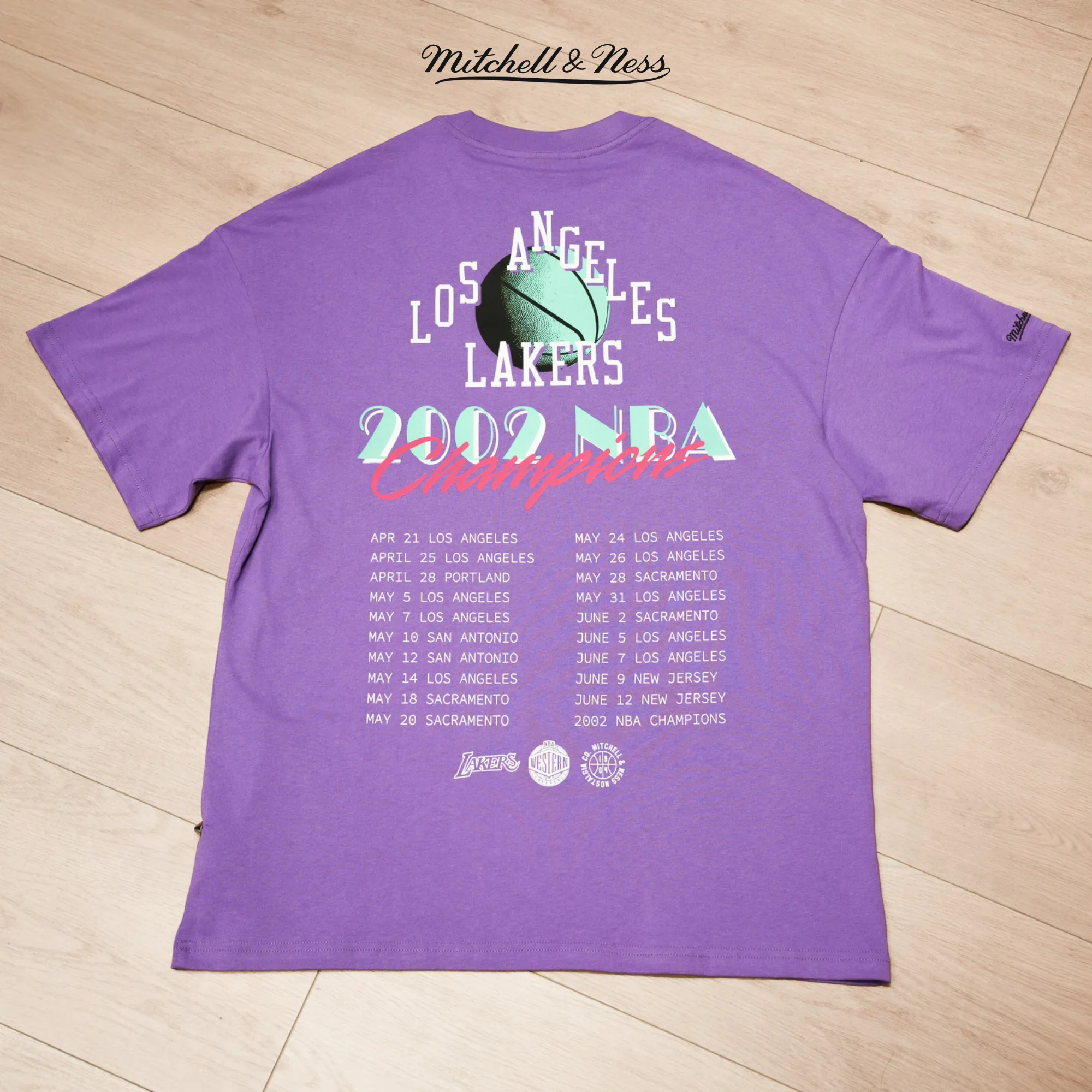 Mitchell & Ness Los Angeles Lakers 2002 Playoffs Tour T-Shirt Tear Resistant Weave Non Slip Hem