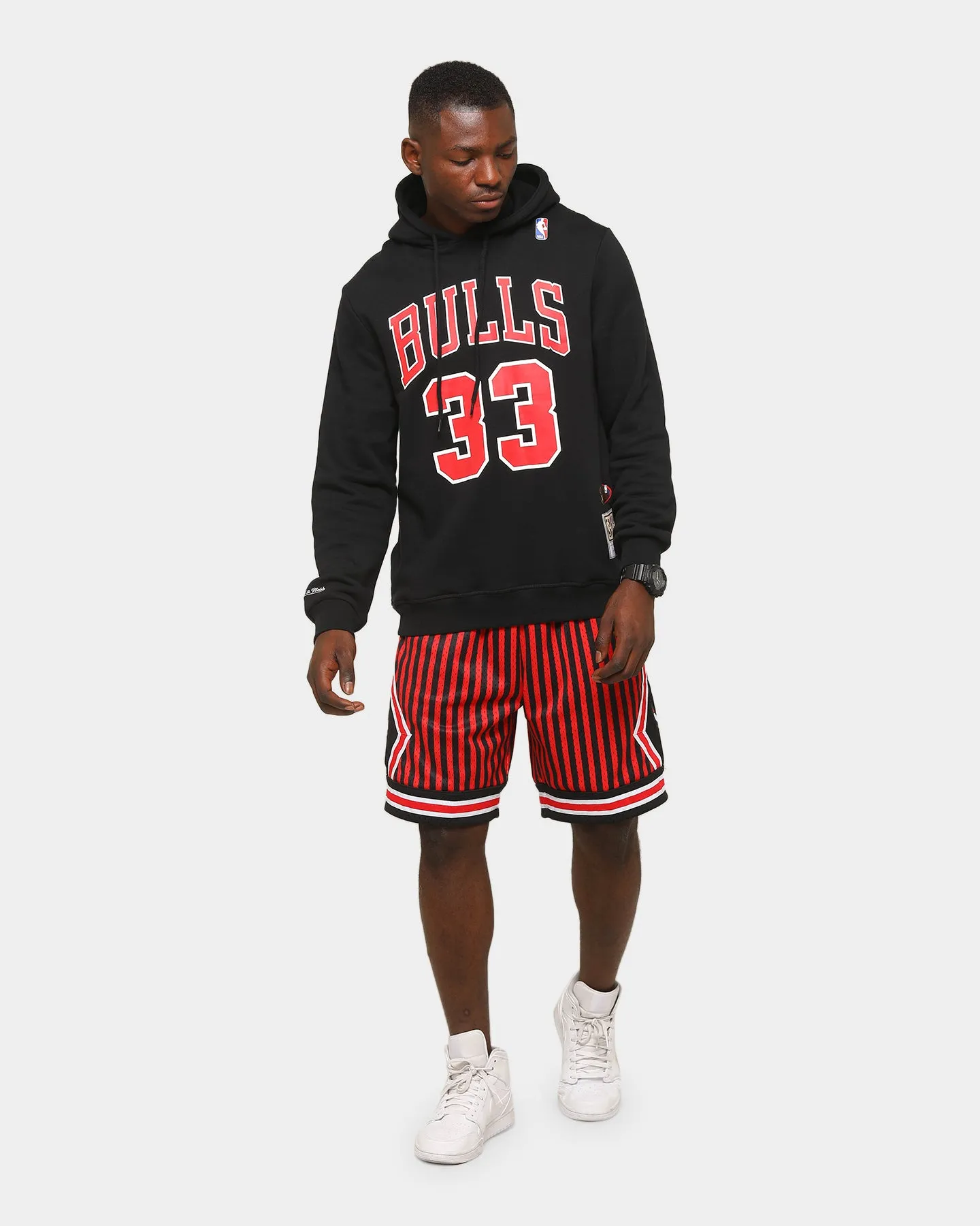 Mitchell & Ness Men's Chicago Bulls 1997 Striped SM Short Black/Red Anti Friction Seams